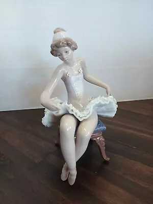 Buy Lladro Classic Ballerina Sitting On Chair | White Porcelain Lace Figurine 5499 • 120.22£