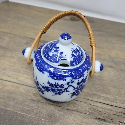 Buy Thomas Webb Pottery Jar Flower Design Blue And White • 7.99£