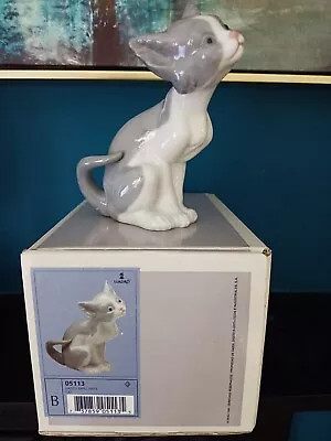 Buy Lladro Porcelain Cat Figurine  GATITO EXPECTANTE  CAT #05113 In Original Box • 10.50£