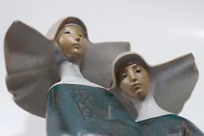 Buy Lladro Porcelain Figure 2 Nuns With Rosary Nuns F.Garcia H. 33cm • 125.45£