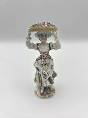 Buy Early Capodimonte Figurine - Lady • 33£