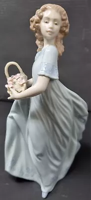 Buy Lladro 6130 Spring Enchantment Girl Carrying Flower Basket Retired (damaged) • 22.99£