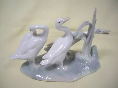 Buy Lladro Large Tableau Figure Of 3 Ducks/Geese On Lake • 14.99£