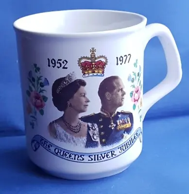 Walking Ware Mug Queen Elizabeth II 1977 Silver Jubilee Black