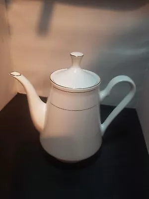 Buy Crown Ming Fine China Teapot • 14.95£