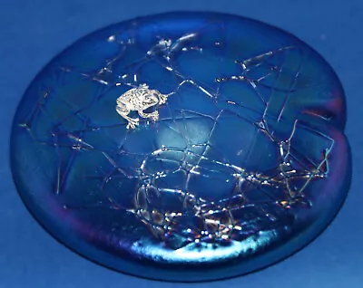 Buy JOHN DITCHFIELD GLASFORM BLUE LUSTRE GLASS LILYPAD PAPERWEIGHT With SILVER FROG • 165£