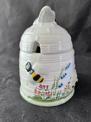 Buy White Etruria Pottery Handpainted Honeypot With Bees And Flowers (10.5x9cm) • 9.99£
