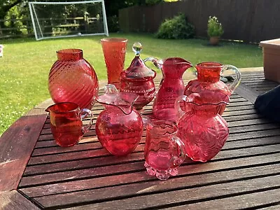 Buy Set Of Ruby And Cranberry Vases Collection • 20£