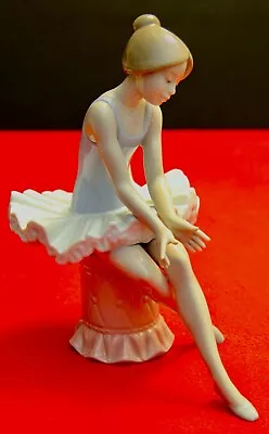 Buy NAO By LLADRO PORCELAIN HAND CRAFTED FIGURINE OF BALLERINA • 85£