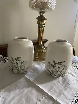 Buy Vintage White And Green Patterned Vases/Kingston Pottery At Hull Vintage Vases • 12£