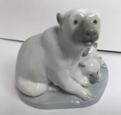 Buy Lladro Polar Bear With Cubs  #5434    • 82.62£