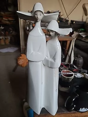 Buy Lladro Vintage Figurine - Nuns #4611 • 45£