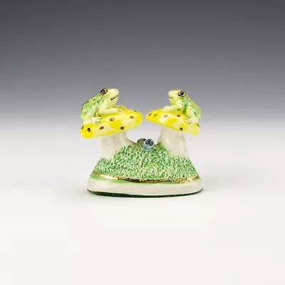 Buy Basil Matthews Studio Pottery - Frogs On Toadstools Figure • 24.99£
